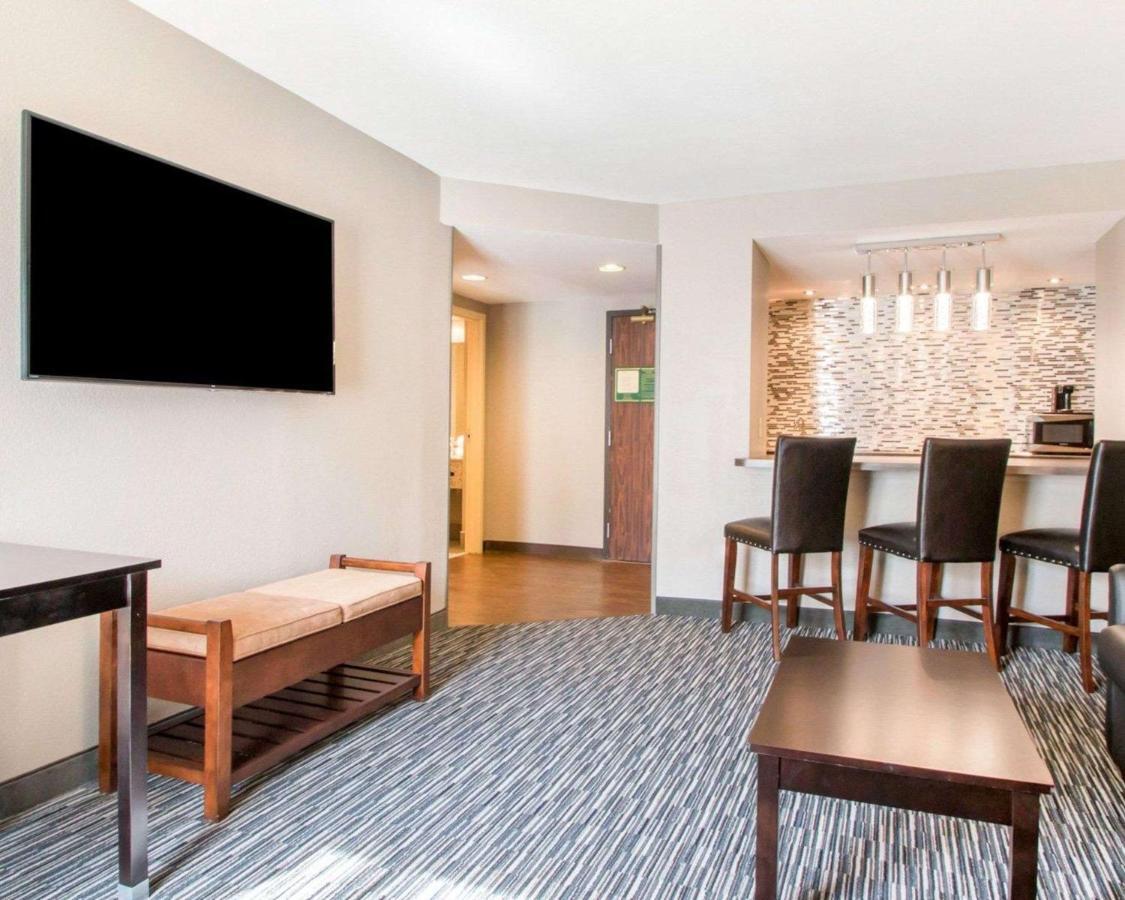 Greenstay Inn & Suites Court View Springfield Bagian luar foto