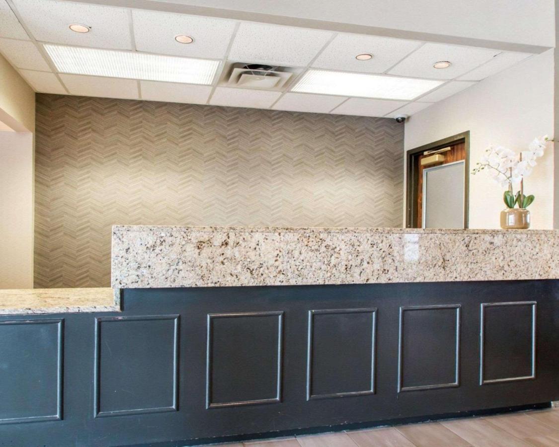 Greenstay Inn & Suites Court View Springfield Bagian luar foto
