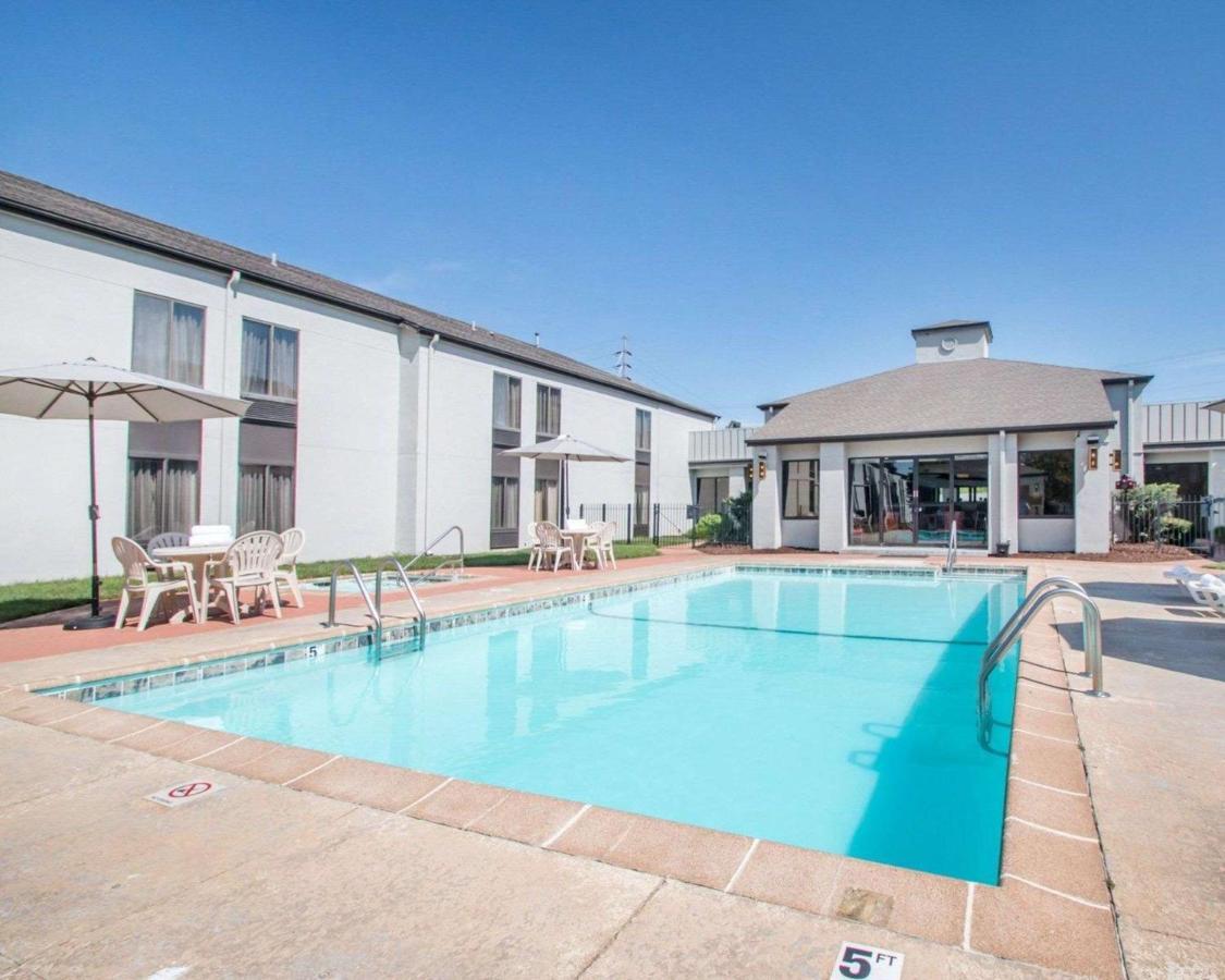 Greenstay Inn & Suites Court View Springfield Bagian luar foto
